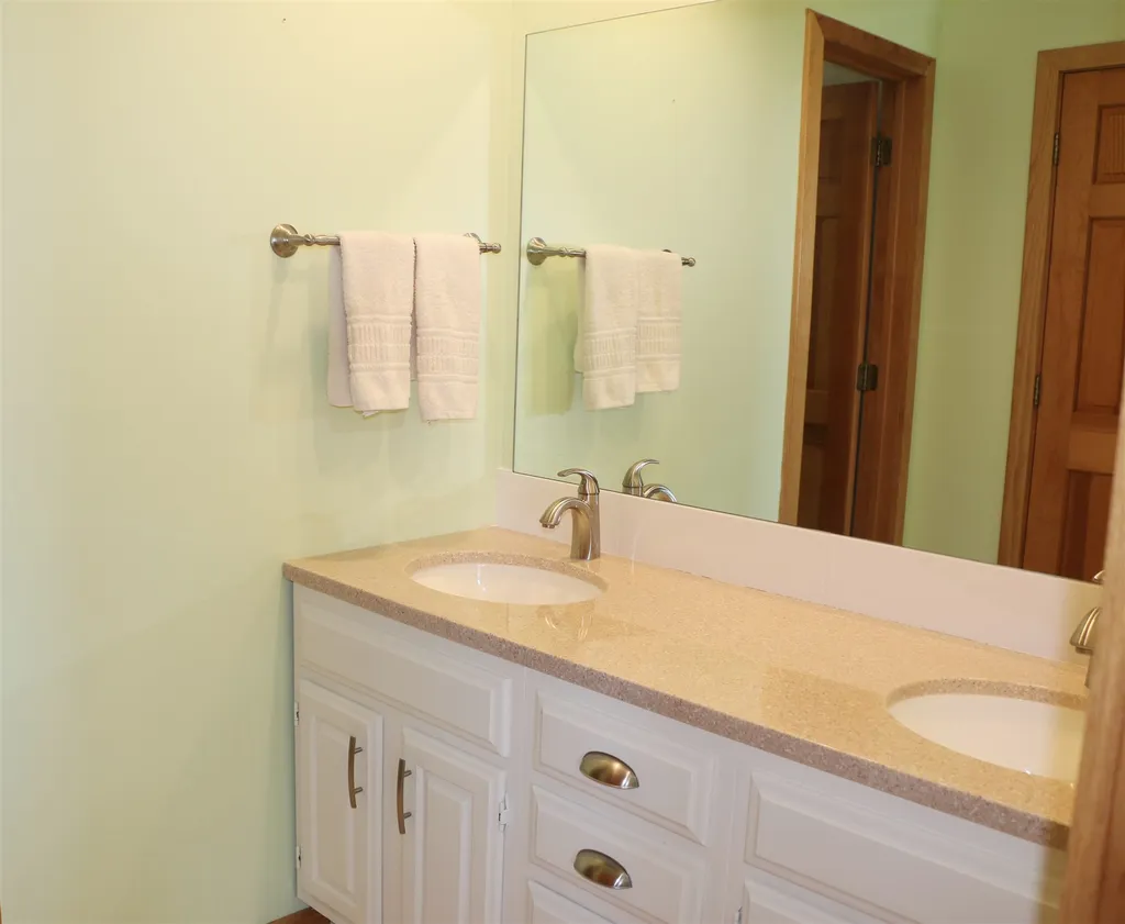 8 Sunset Ridge Jericho VT 05465