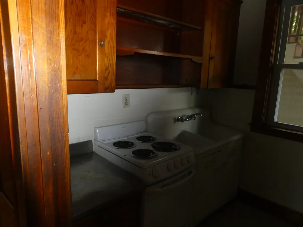 293-295-297 Amherst Street Manchester NH 03104