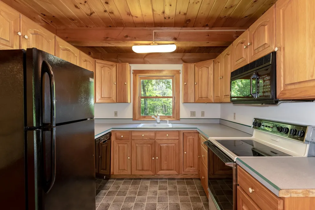 39 Robin Way Meredith NH 03253
