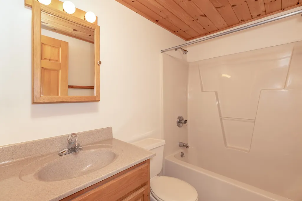 39 Robin Way Meredith NH 03253