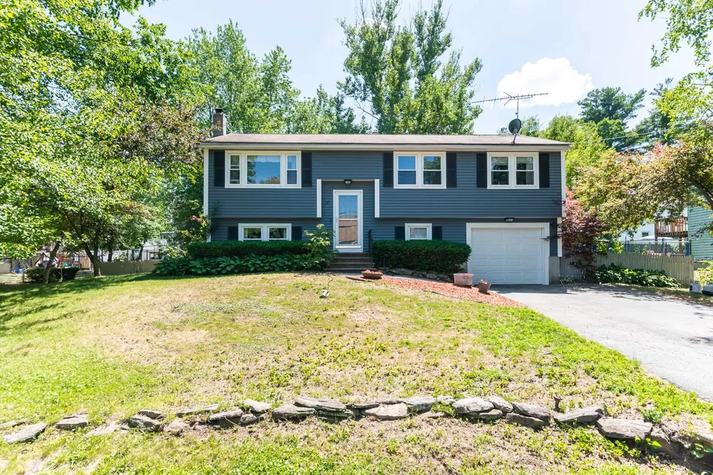 10 Pell Avenue Nashua NH 03060