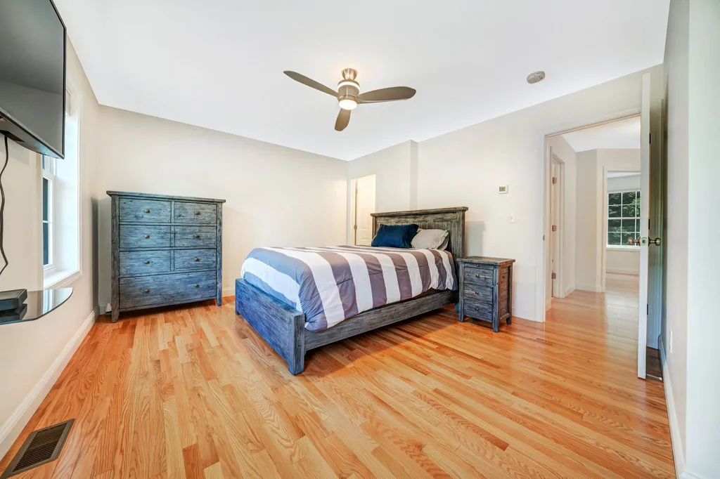 1 Kinsley Drive Newton NH 03858