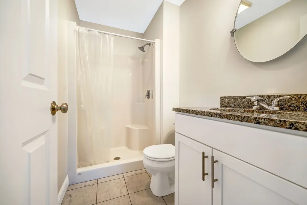 1 Kinsley Drive Newton NH 03858