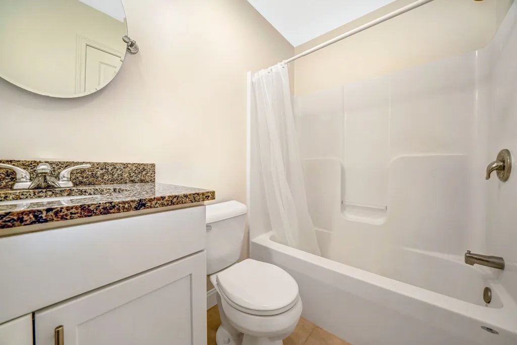 1 Kinsley Drive Newton NH 03858