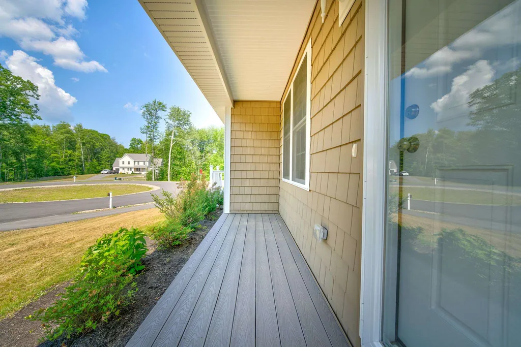 1 Kinsley Drive Newton NH 03858