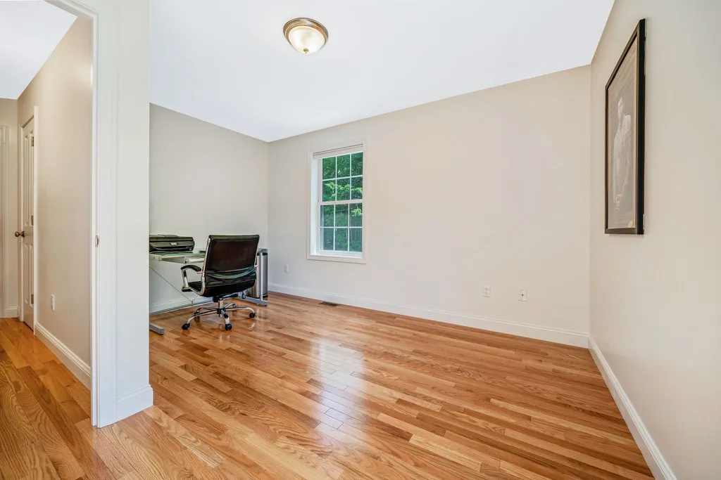 1 Kinsley Drive Newton NH 03858