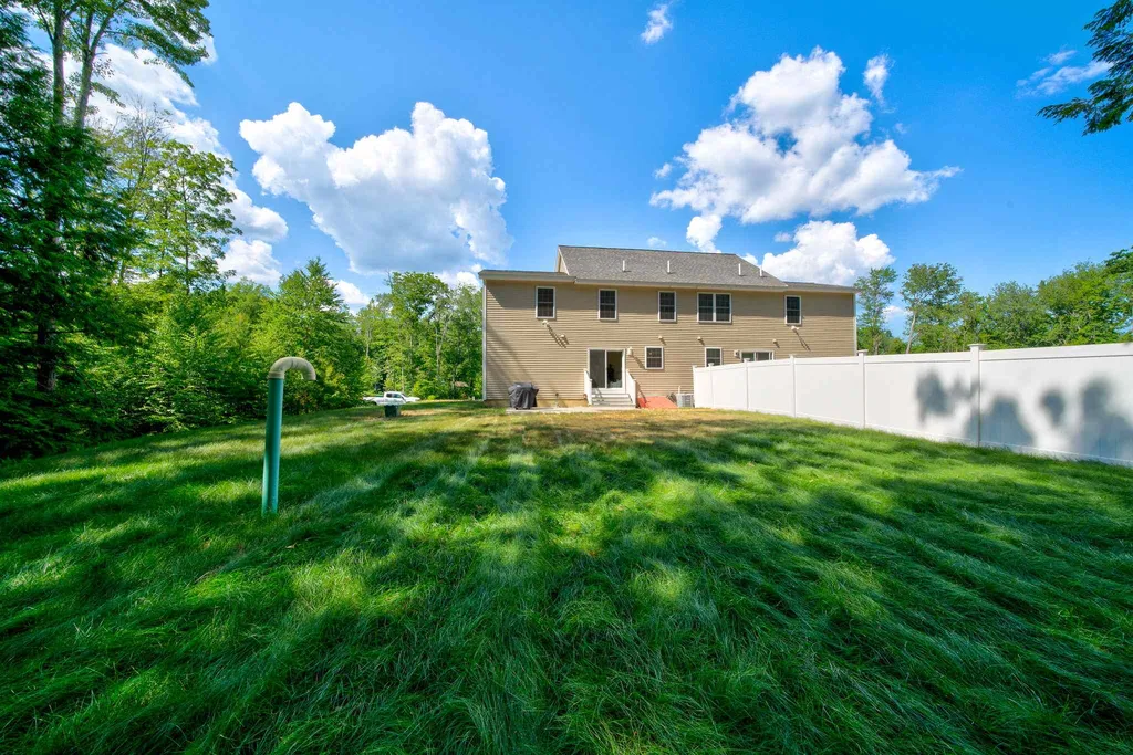 1 Kinsley Drive Newton NH 03858