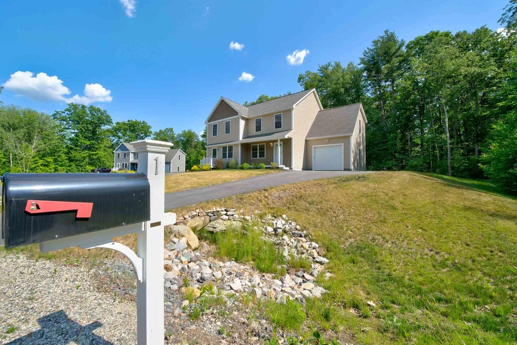 1 Kinsley Drive Newton NH 03858