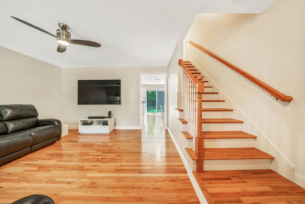 1 Kinsley Drive Newton NH 03858