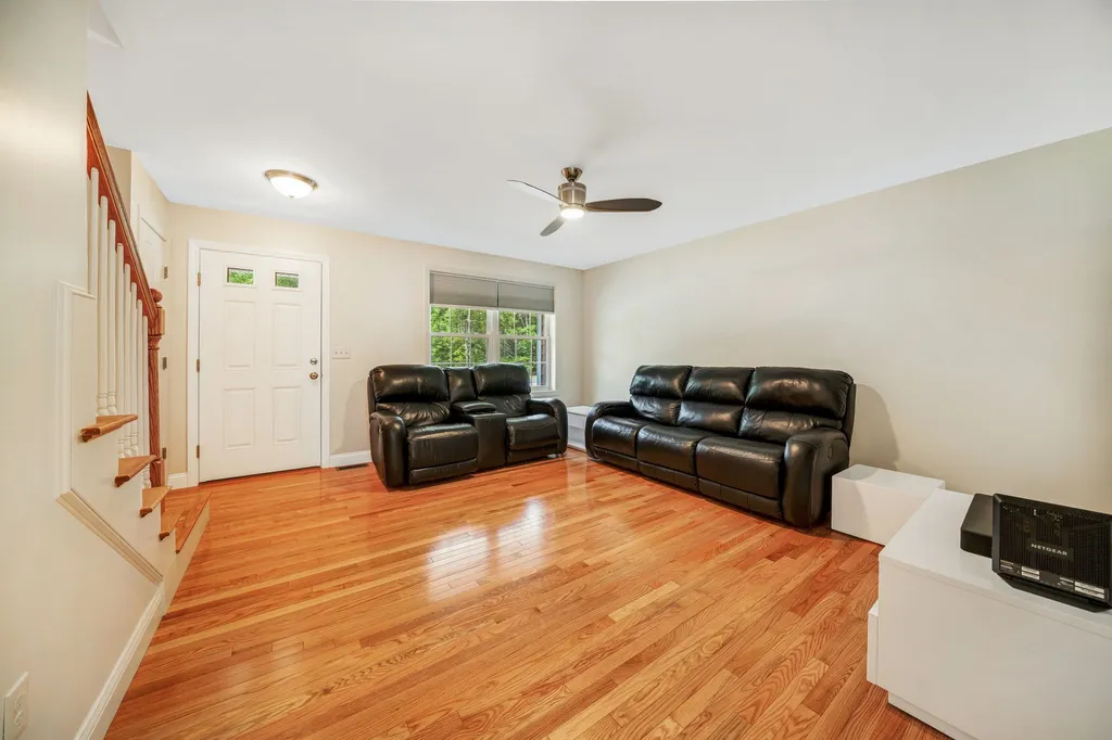 1 Kinsley Drive Newton NH 03858