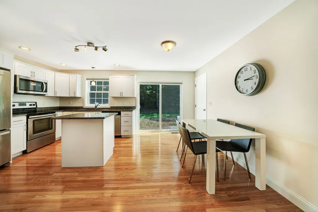 1 Kinsley Drive Newton NH 03858