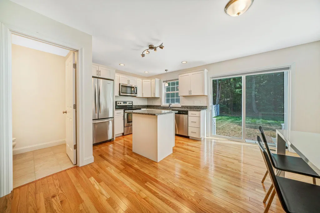 1 Kinsley Drive Newton NH 03858