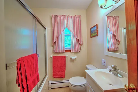 92 Adams Road Londonderry NH 03053