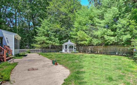 92 Adams Road Londonderry NH 03053