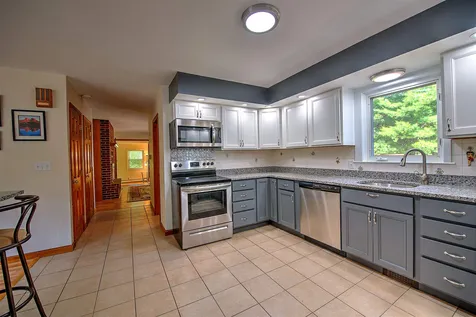 92 Adams Road Londonderry NH 03053