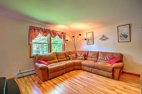 92 Adams Road Londonderry NH 03053