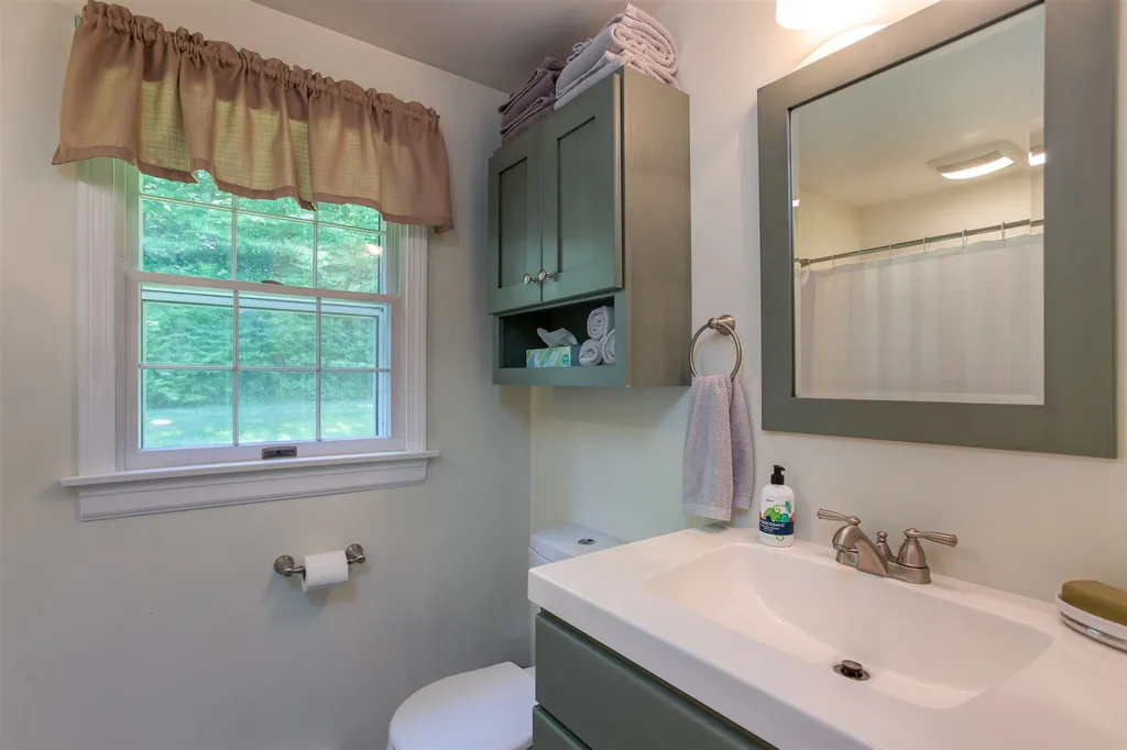 32 Warren Road Enfield NH 03748