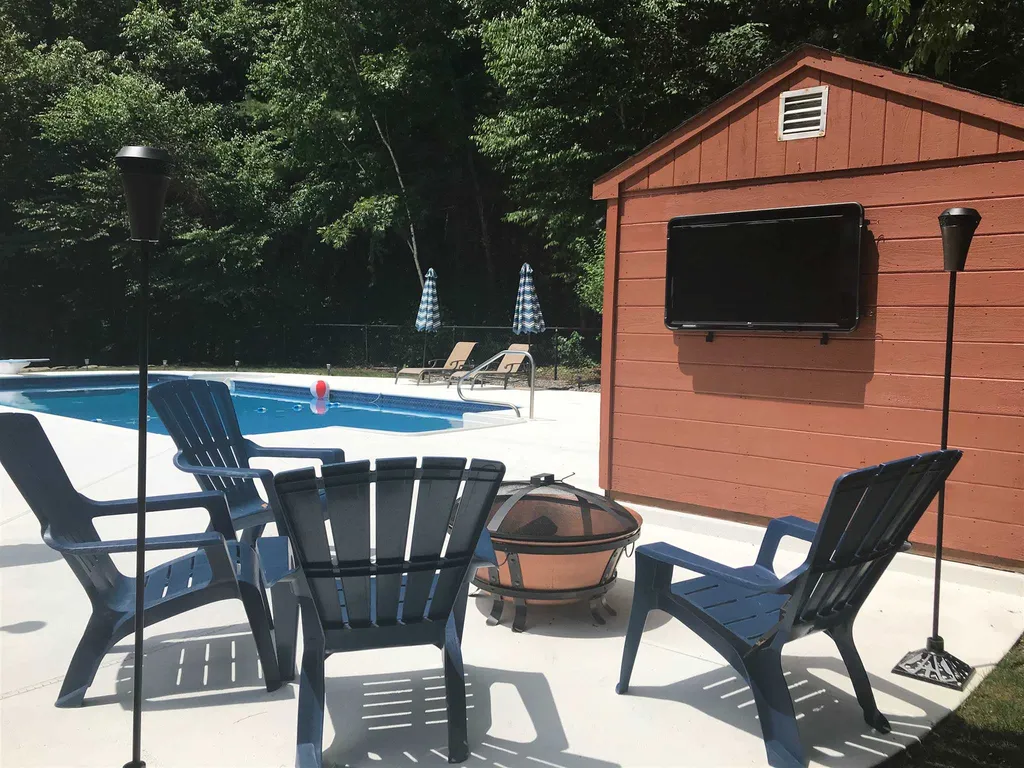 16 Rocking Chair Lane Atkinson NH 03811