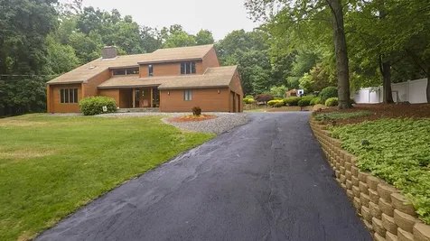 16 Rocking Chair Lane Atkinson NH 03811