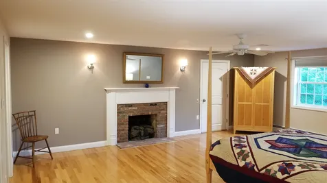 39 Swart Terrace Nashua NH 03064