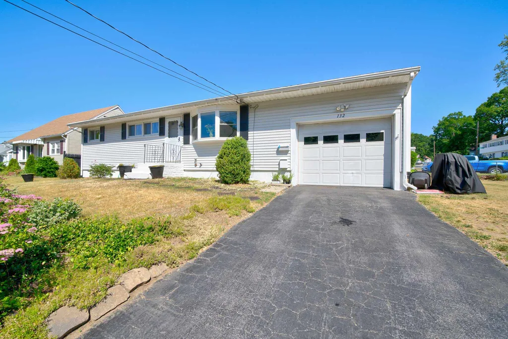132 Jobin Drive Manchester NH 03103