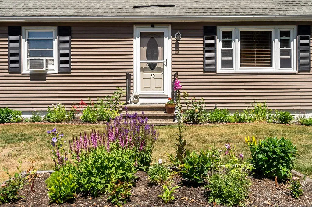 20 Ridgecrest Drive Exeter NH 03833