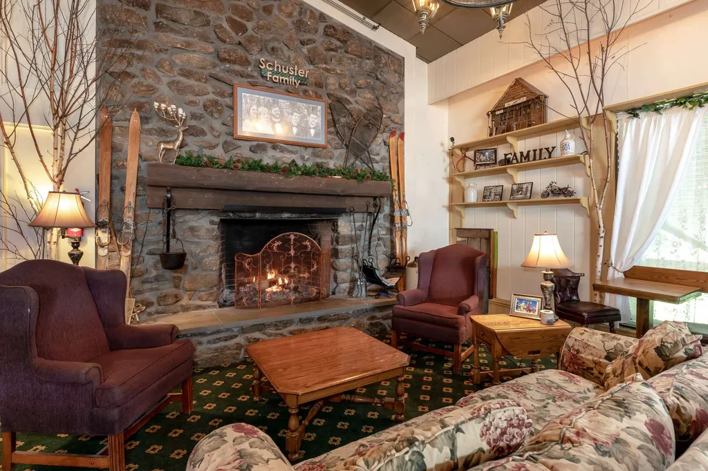 580 Cherry Valley Road Gilford NH 03249
