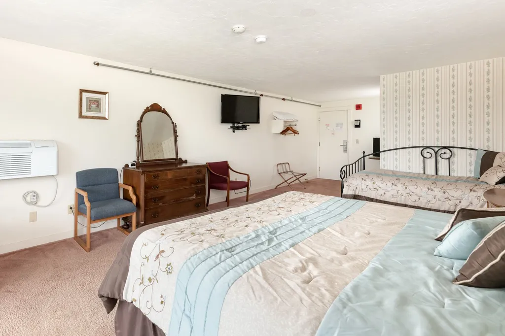 580 Cherry Valley Road Gilford NH 03249
