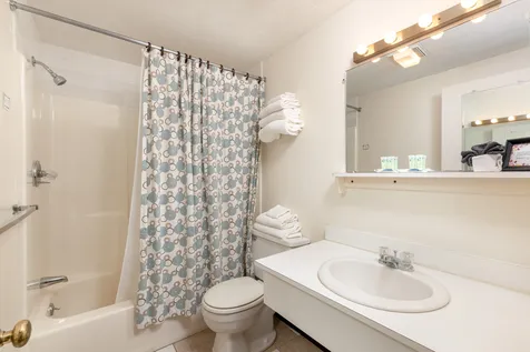 580 Cherry Valley Road Gilford NH 03249