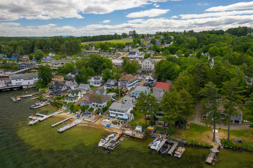 7 Baker Avenue Laconia NH 03246