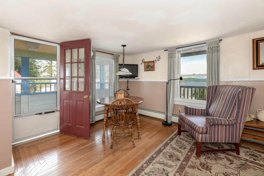 7 Baker Avenue Laconia NH 03246