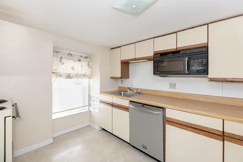 7 Baker Avenue Laconia NH 03246