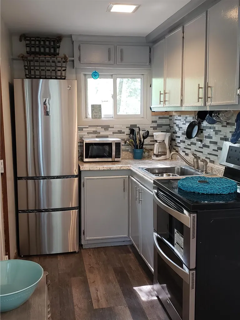 7 Wildwood Road Albany NH 03818