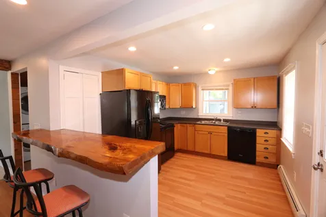 11 Halstead Street Kittery ME 03904