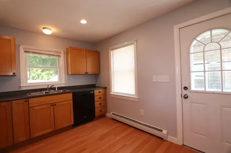 11 Halstead Street Kittery ME 03904