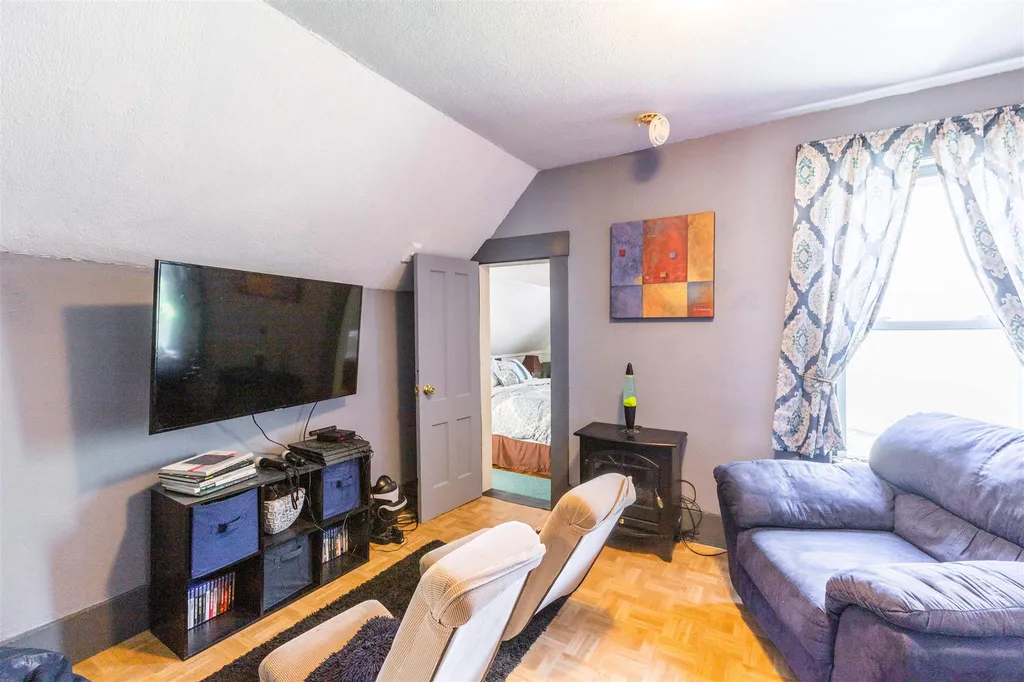 38 Grove Street Franklin NH 03235