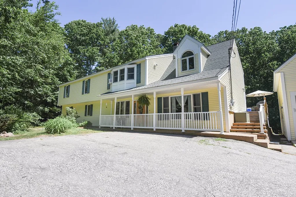 7 Morrison Lane Sandown NH 03873
