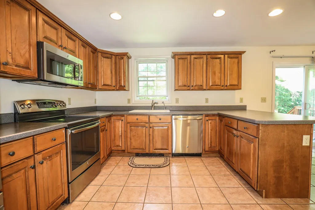 99 Blakes Hill Road Northwood NH 03261