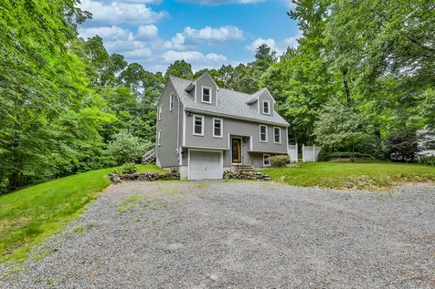 129 South Main Street Newton NH 03858