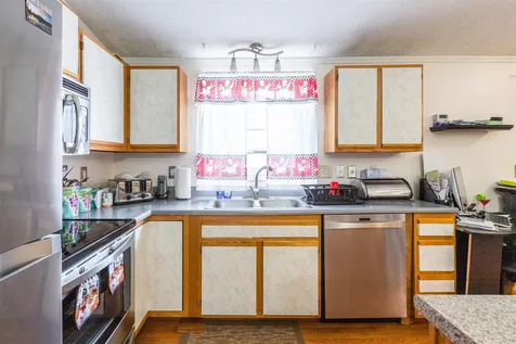 164 Maple Street Manchester NH 03103