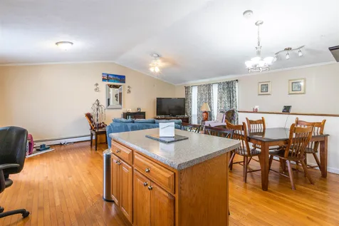 164 Maple Street Manchester NH 03103