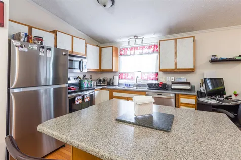 164 Maple Street Manchester NH 03103