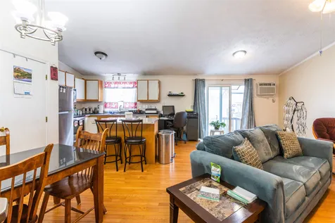 164 Maple Street Manchester NH 03103