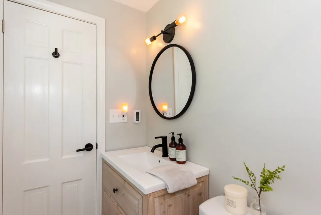5 Sylvan Road North Hampton NH 03862