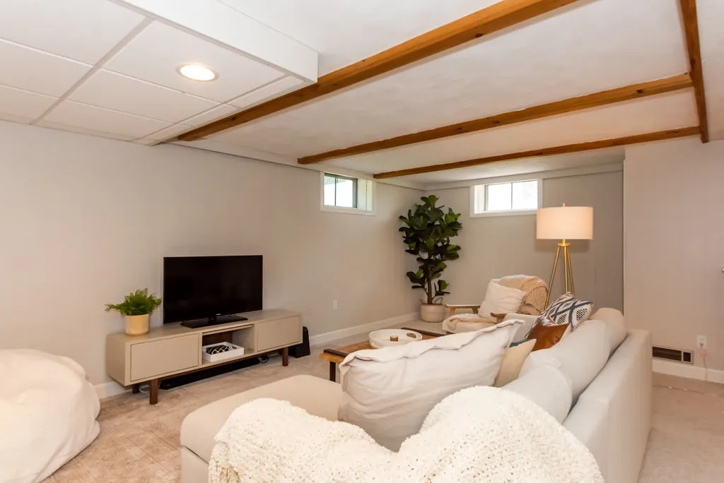 5 Sylvan Road North Hampton NH 03862