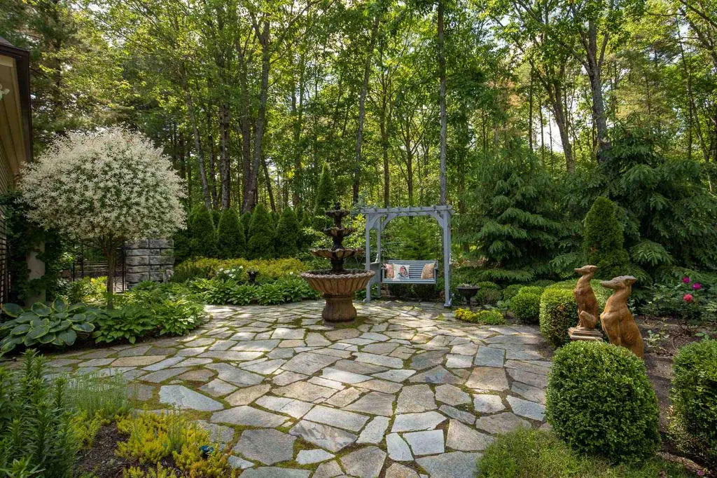 22 Deer Meadow Road Durham NH 03824