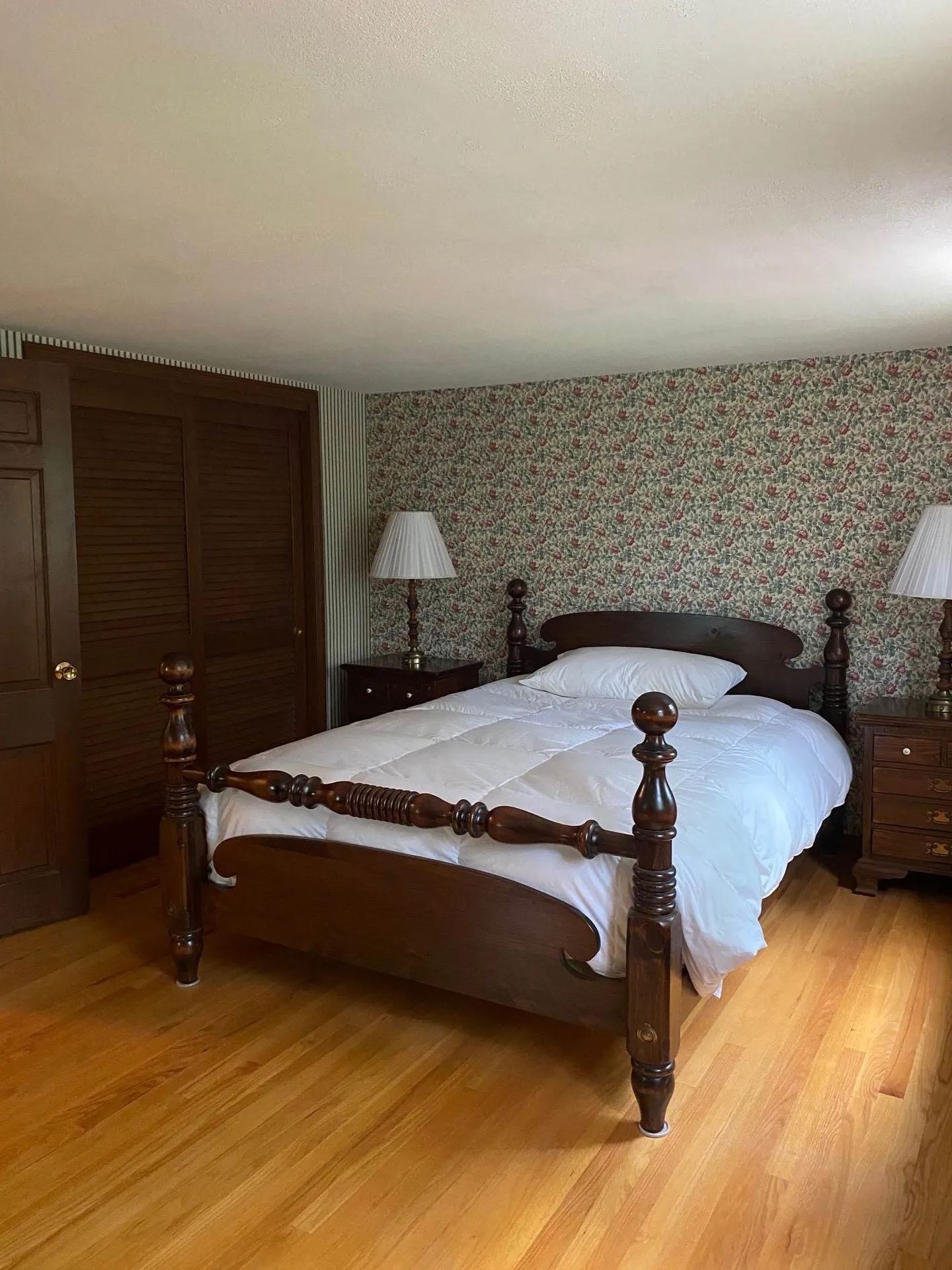 27 Danbury Circle Amherst NH 03031