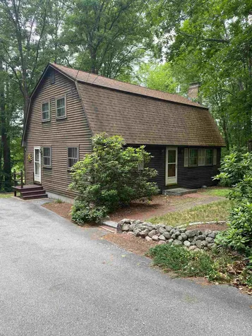 27 Danbury Circle Amherst NH 03031