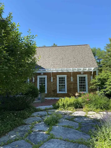 1153 Montalona Road Dunbarton NH 03046