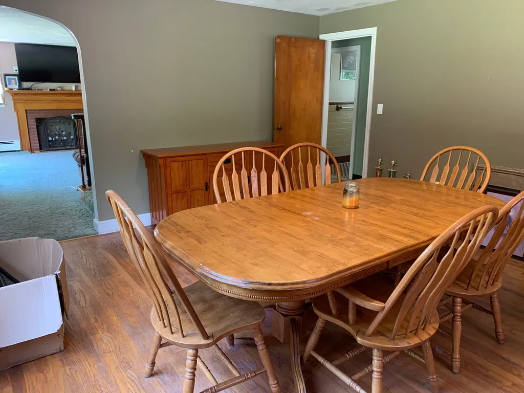 29 Strawberry Lane Hinsdale NH 03451